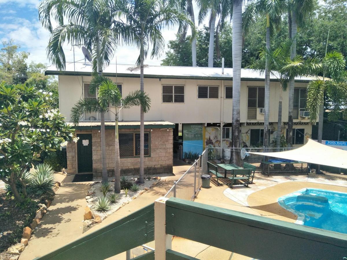 Hostel Palm Court Backpackers Katherine Exteriér fotografie