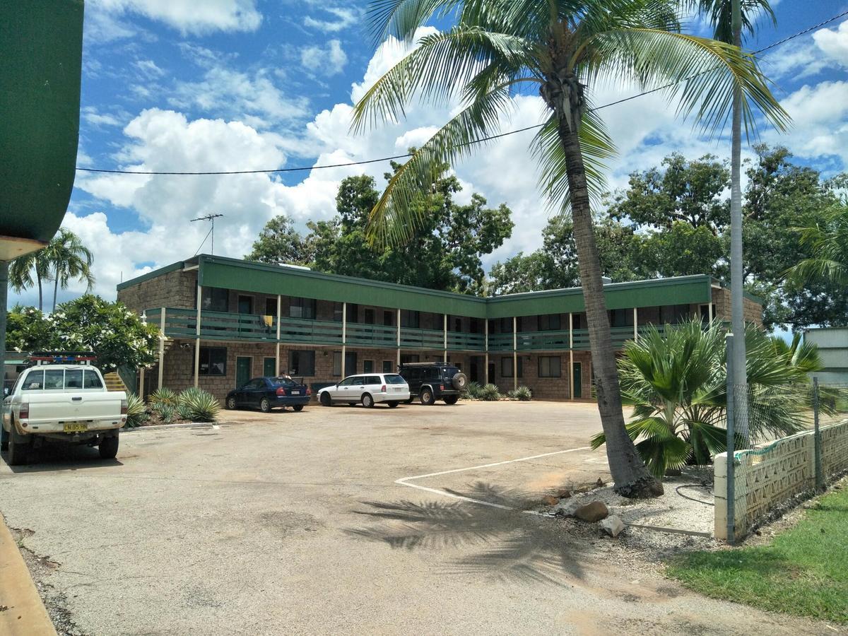 Hostel Palm Court Backpackers Katherine Exteriér fotografie