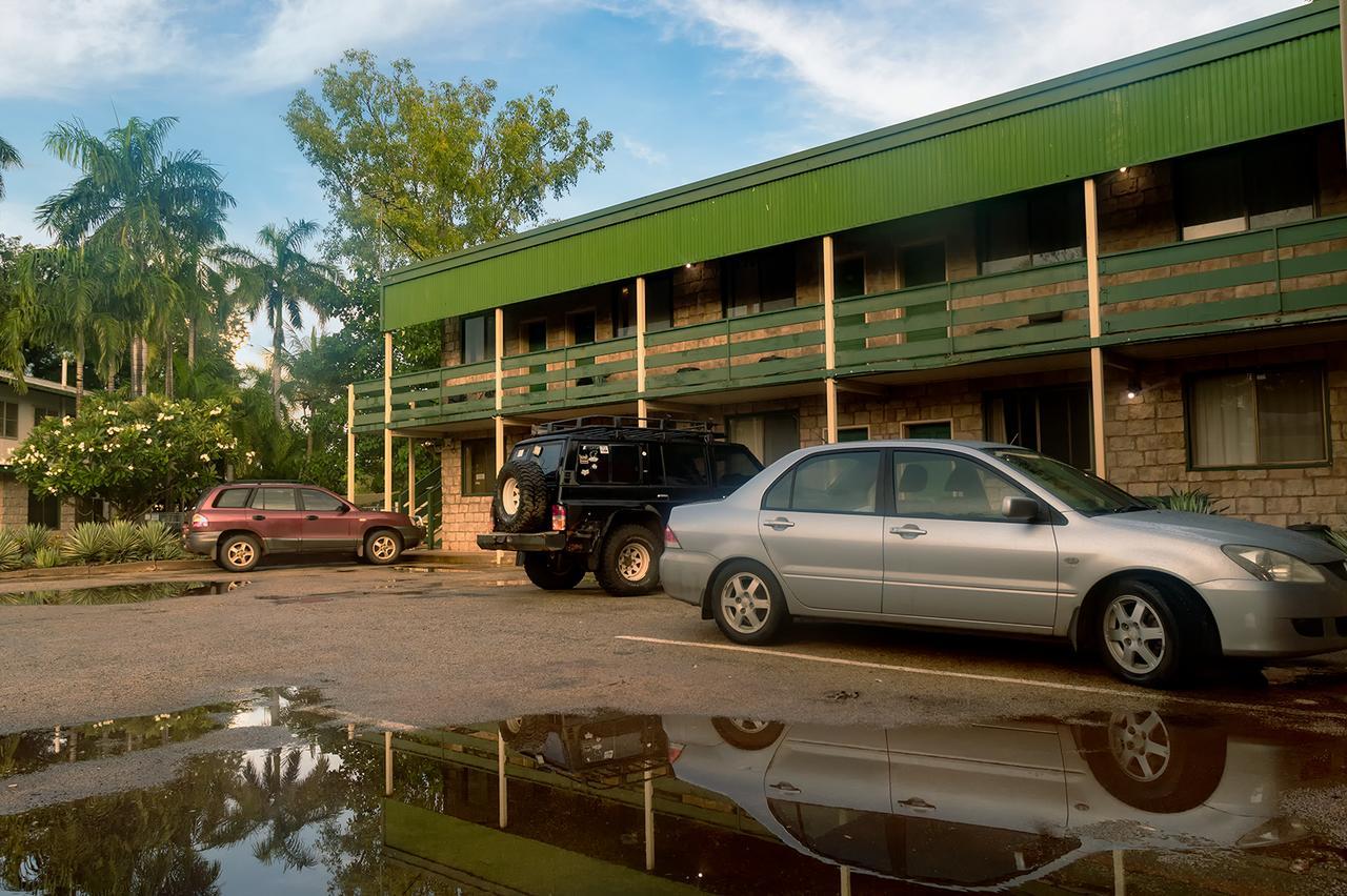 Hostel Palm Court Backpackers Katherine Exteriér fotografie
